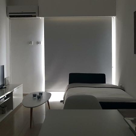 City Pearl - Modern 2 Bed Sea View Apt In City Centre Limassol Ngoại thất bức ảnh