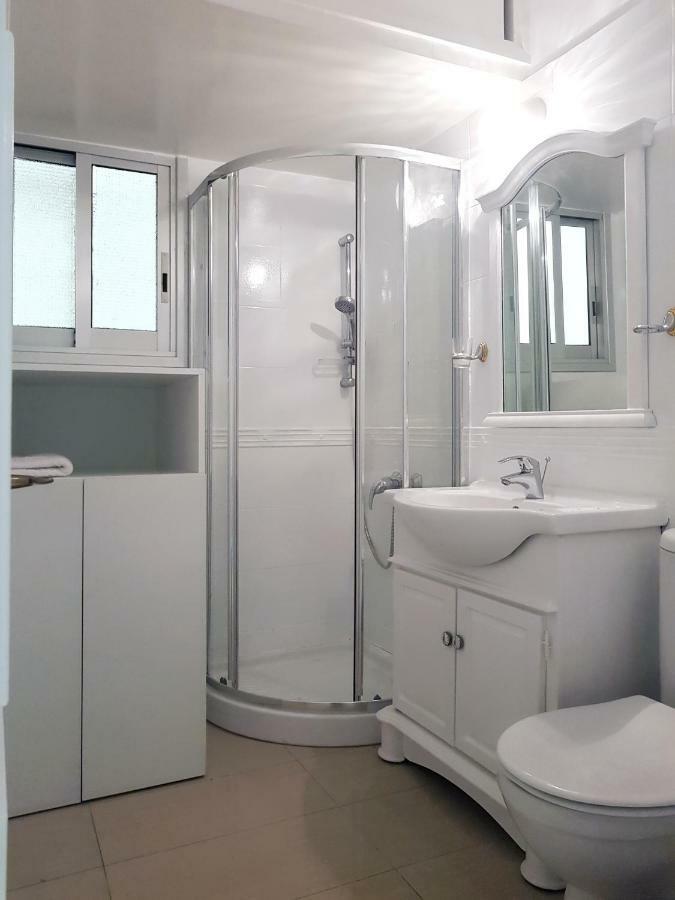 City Pearl - Modern 2 Bed Sea View Apt In City Centre Limassol Ngoại thất bức ảnh